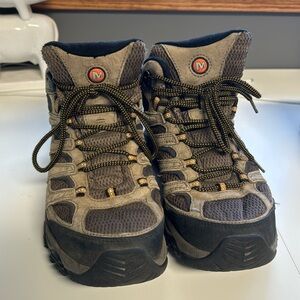 Men’s Merrell Moab 3 mid (size 9)